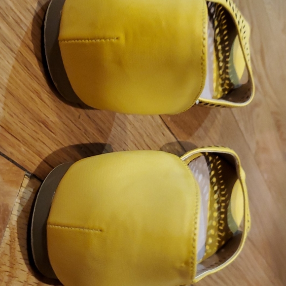 Peep toe yellow (2) 7.5 worn twice EUC - Picture 4 of 6